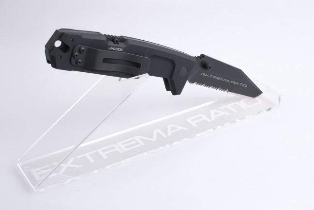 FOLDING KNIFE DISPLAY