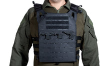 Load image into Gallery viewer, CHALECO PLATE CARRIER CORTE LASER NEGRO V18 + 2 PLACAS DE PROTECCION DUMMY
