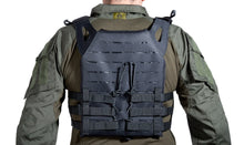 Load image into Gallery viewer, CHALECO PLATE CARRIER CORTE LASER NEGRO V18 + 2 PLACAS DE PROTECCION DUMMY
